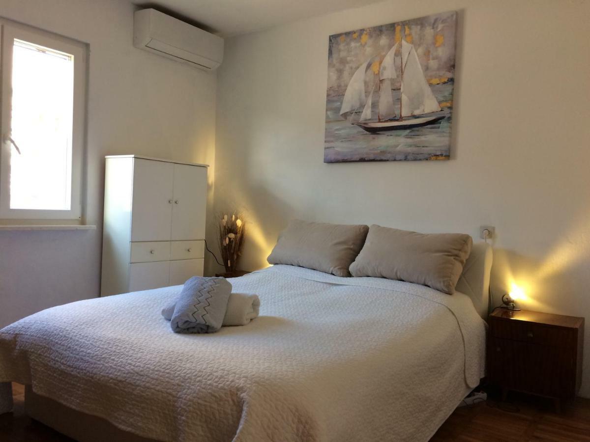 Apartment Marina Komiza Exterior photo