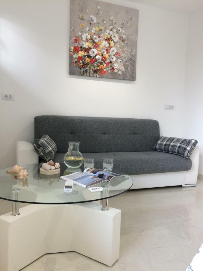 Apartment Marina Komiza Exterior photo